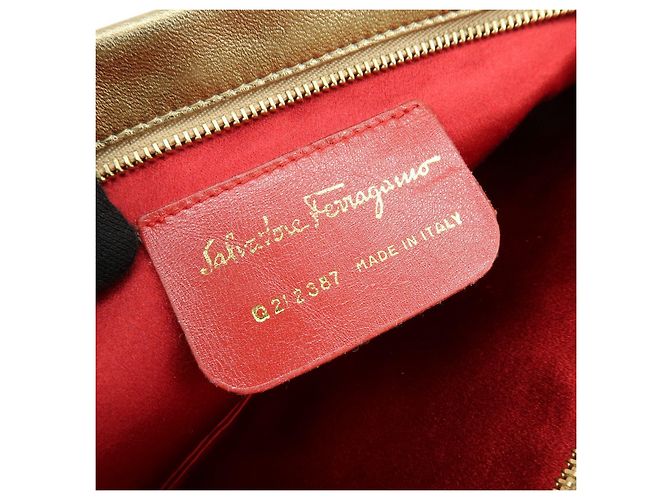 Salvatore Ferragamo Borsa a tracolla Ferragamo Gancini in pelle Nappa Oro - vista 19