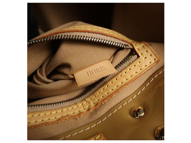 Borsa a mano Louis Vuitton Monogram Vernis Reade PM in pelle Noisette M91334 - vista 24