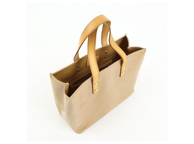 Borsa a mano Louis Vuitton Monogram Vernis Reade PM in pelle Noisette M91334 - vista 4