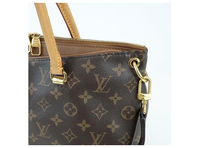 Borsa a mano e a tracolla Louis Vuitton Monogram Pallas Avana M40907 - vista 15
