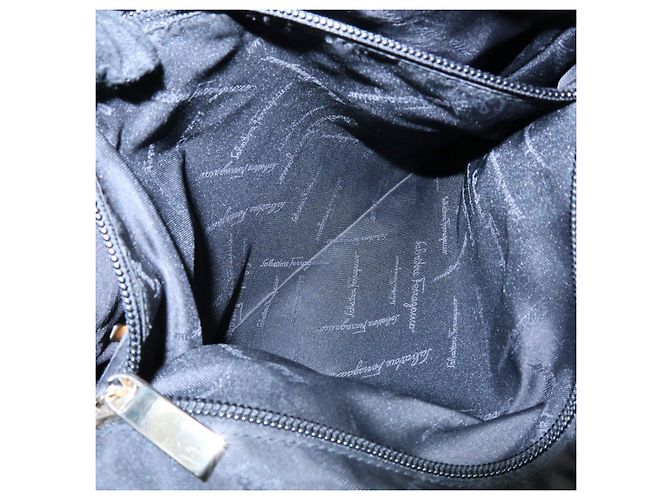 Salvatore Ferragamo Borsa a tracolla e borsa a mano Ferragamo Gancini in pelle Nero - vista 19