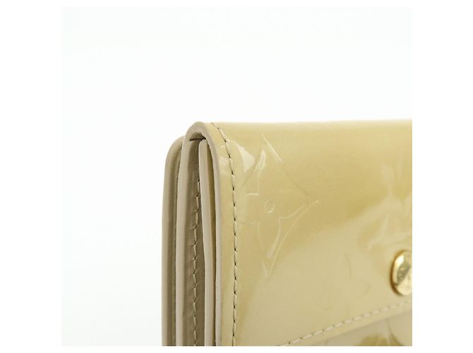 Cartera Ludlow Louis Vuitton Monogram Vernis Leather Beige M91160 - vista 10