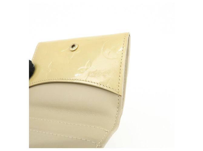 Cartera Ludlow Louis Vuitton Monogram Vernis Leather Beige M91160 - vista 18