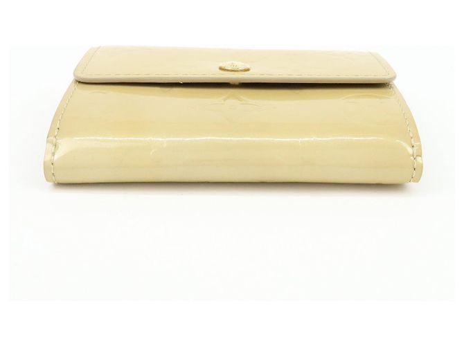 Cartera Ludlow Louis Vuitton Monogram Vernis Leather Beige M91160 - vista 5