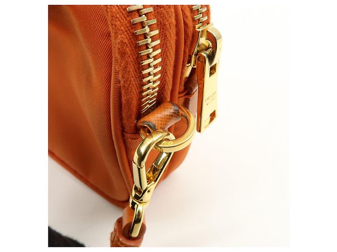 Borsa a spalla PRADA in nylon e pelle con logo triangolare Orange 1N1861 - vista 10