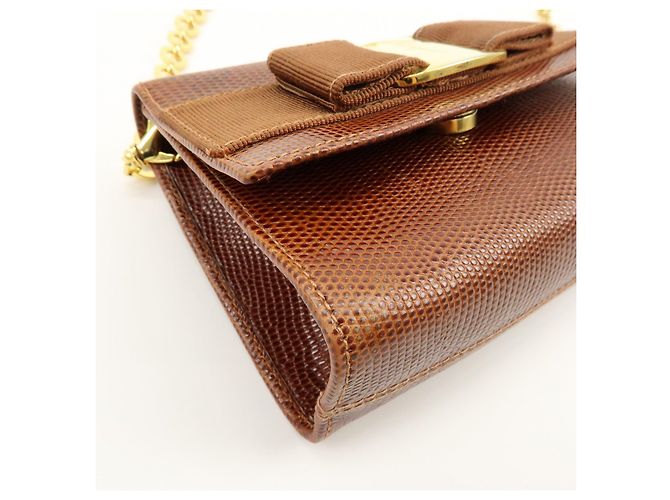 Salvatore Ferragamo Borsa 3Way a spalla e vita Ferragamo Vara in pelle embossed con fiocco - vista 10