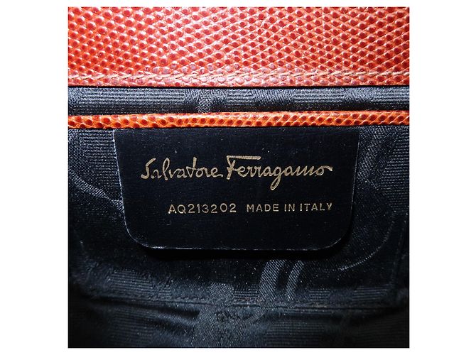 Salvatore Ferragamo Borsa 3Way a spalla e vita Ferragamo Vara in pelle embossed con fiocco - vista 22