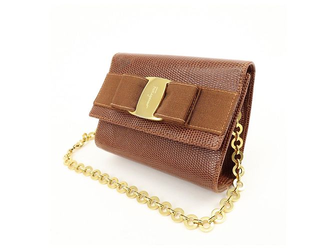 Salvatore Ferragamo Borsa 3Way a spalla e vita Ferragamo Vara in pelle embossed con fiocco - vista 3