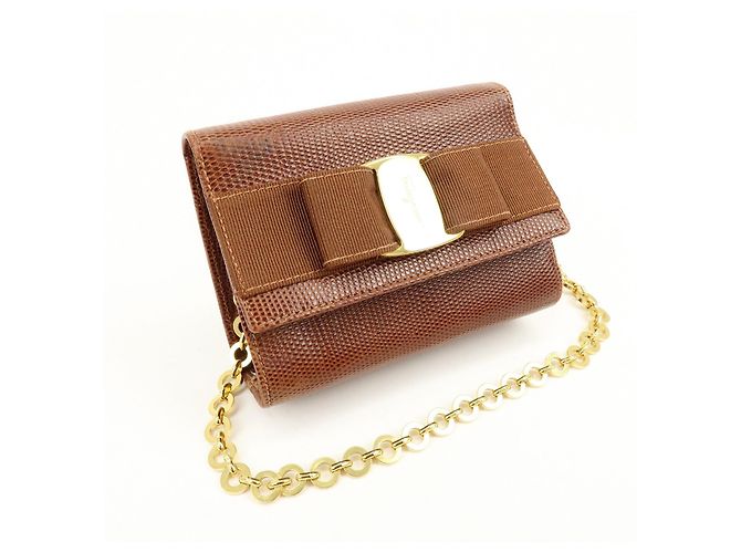 Salvatore Ferragamo Borsa 3Way a spalla e vita Ferragamo Vara in pelle embossed con fiocco - vista 4