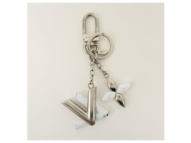 Louis Vuitton Twist Portachiavi e Charm in Metallo Silver White M68010 - vista 2