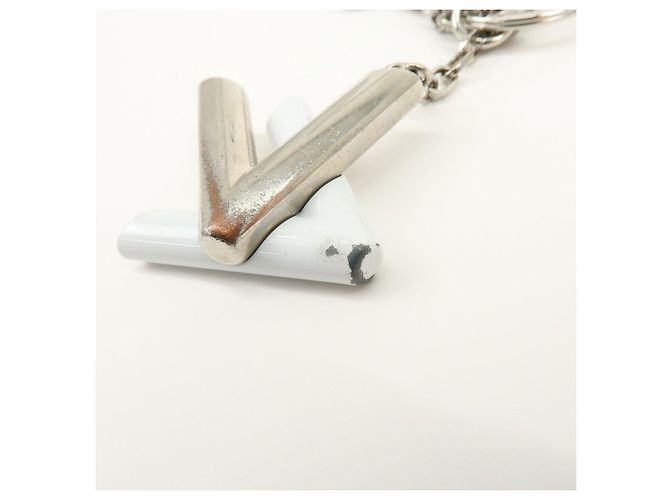 Louis Vuitton Twist Portachiavi e Charm in Metallo Silver White M68010 - vista 7