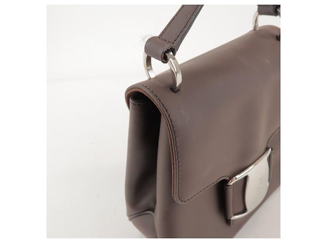 Salvatore Ferragamo Borsa a tracolla e a spalla Vara in pelle Ferragamo Marrone - vista 15
