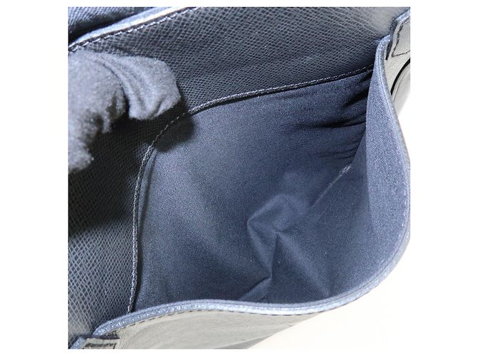 Borsa a tracolla Louis Vuitton Romain in pelle Taiga Ardoise M32852 - vista 22