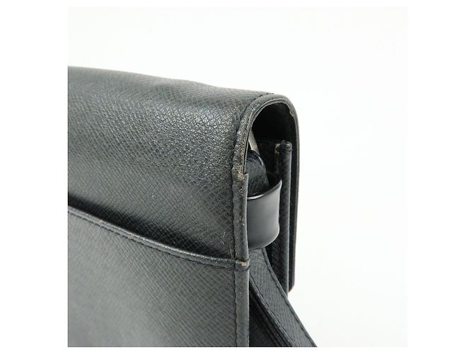 Borsa a pochette Louis Vuitton Selenga in pelle Taiga Ardoise M30782 - vista 16