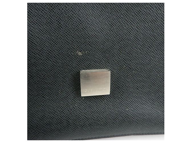Borsa a pochette Louis Vuitton Selenga in pelle Taiga Ardoise M30782 - vista 17