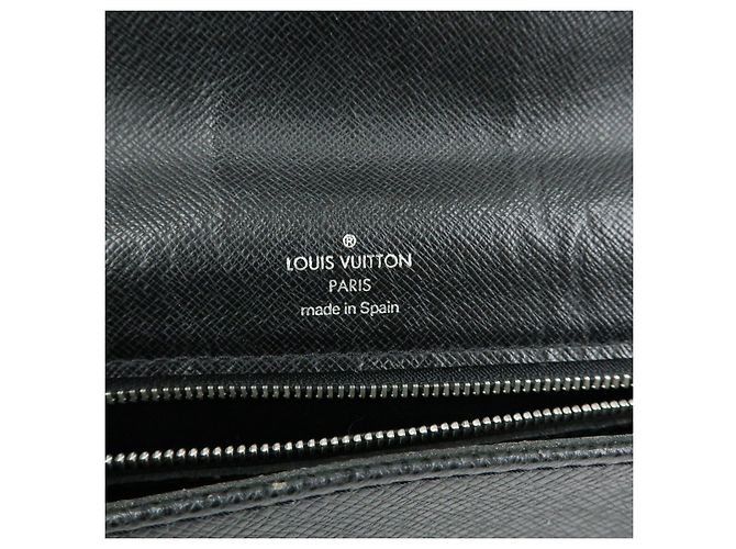 Borsa a pochette Louis Vuitton Selenga in pelle Taiga Ardoise M30782 - vista 23