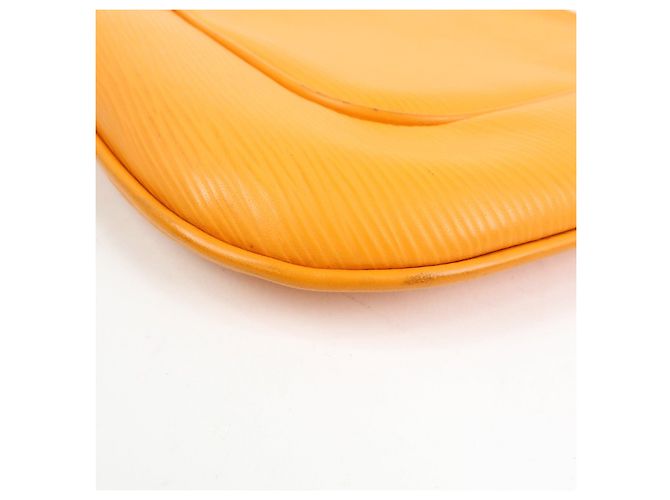 Louis Vuitton Borsa a tracolla Matsy in pelle Epi Mandarin Orange M5897H - vista 13