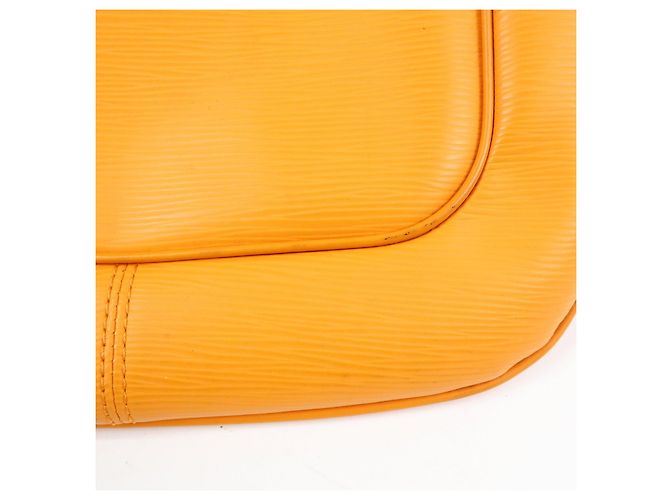 Louis Vuitton Borsa a tracolla Matsy in pelle Epi Mandarin Orange M5897H - vista 14