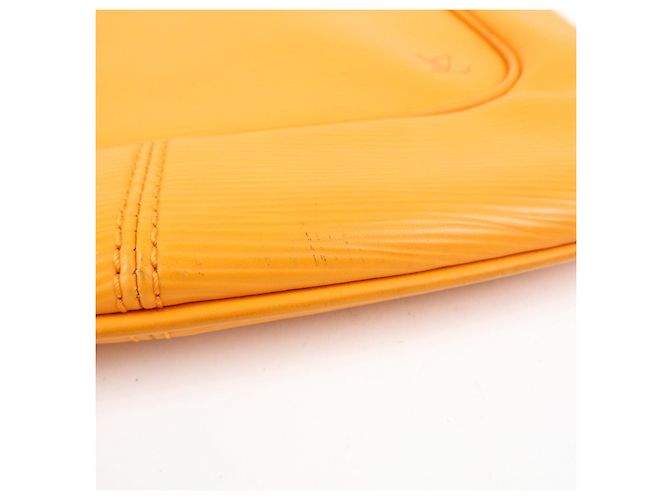 Louis Vuitton Borsa a tracolla Matsy in pelle Epi Mandarin Orange M5897H - vista 6