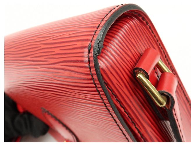 Saint-Cloud Louis Vuitton Borsa a tracolla Mini Saint Cloud in pelle Epi Rossa M52217 - vista 14