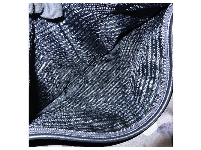 Borsa a tracolla PRADA in nylon e pelle Saffiano camouflage con logo triangolare - vista 22