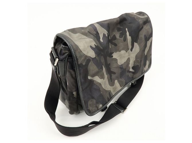 Borsa a tracolla PRADA in nylon e pelle Saffiano camouflage con logo triangolare - vista 4
