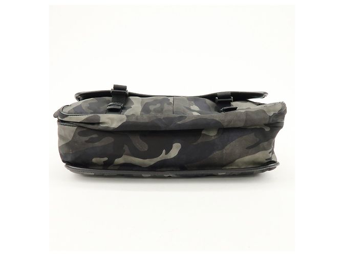 Borsa a tracolla PRADA in nylon e pelle Saffiano camouflage con logo triangolare - vista 5