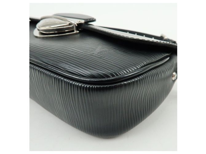 Louis Vuitton Epi Pochette Montaigne Shoulder Bag Noir M59292 - vista 10
