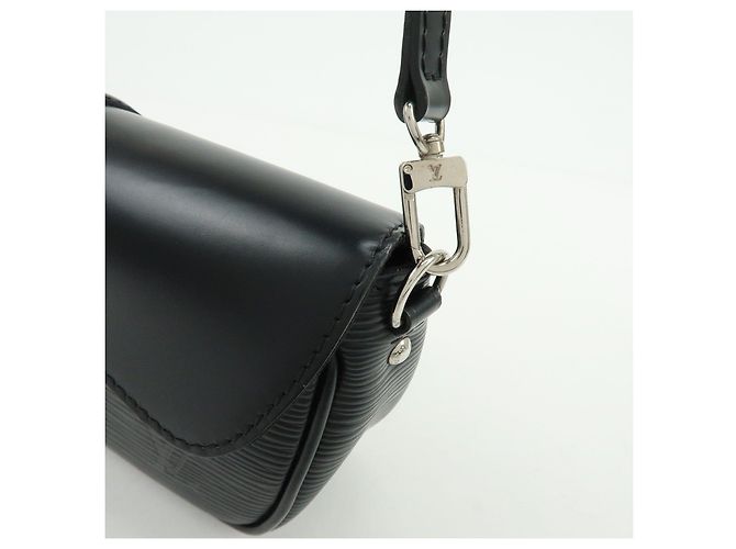 Louis Vuitton Epi Pochette Montaigne Shoulder Bag Noir M59292 - vista 14