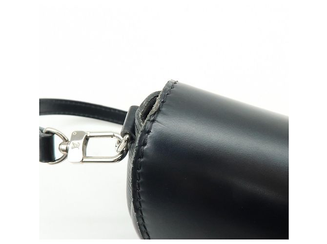 Louis Vuitton Epi Pochette Montaigne Shoulder Bag Noir M59292 - vista 17