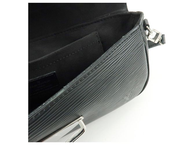 Louis Vuitton Epi Pochette Montaigne Shoulder Bag Noir M59292 - vista 22