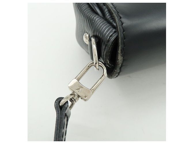 Louis Vuitton Epi Pochette Montaigne Shoulder Bag Noir M59292 - vista 8