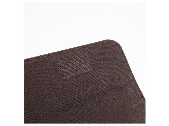 Louis Vuitton Borsa a tracolla Milo in pelle Taiga M32633 - vista 22