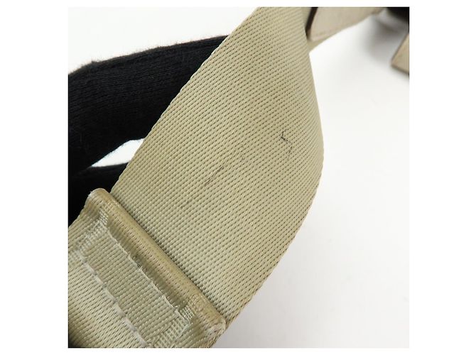 Louis Vuitton Borsa a tracolla Milo in pelle Taiga M32633 - vista 9