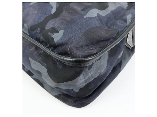 Borsa a tracolla PRADA in nylon e pelle Saffiano con logo triangolare VA0768 - vista 13