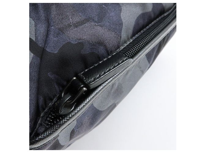 Borsa a tracolla PRADA in nylon e pelle Saffiano con logo triangolare VA0768 - vista 17