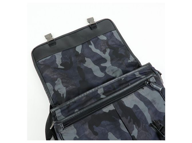 Borsa a tracolla PRADA in nylon e pelle Saffiano con logo triangolare VA0768 - vista 19