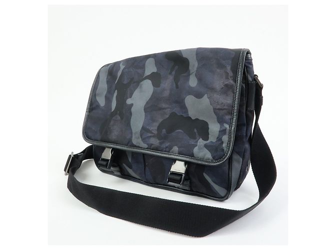 Borsa a tracolla PRADA in nylon e pelle Saffiano con logo triangolare VA0768 - vista 3