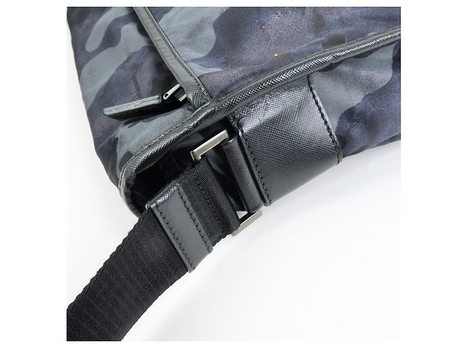Borsa a tracolla PRADA in nylon e pelle Saffiano con logo triangolare VA0768 - vista 9