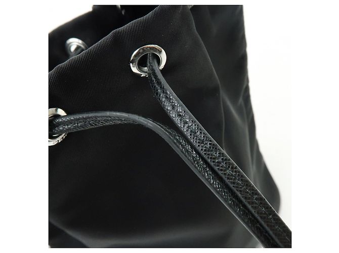 PRADA Borsa Pouch in Nylon e Pelle Saffiano con Logo Triangolare Nero 1NS369 - vista 17