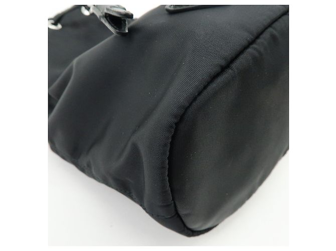 PRADA Borsa Pouch in Nylon e Pelle Saffiano con Logo Triangolare Nero 1NS369 - vista 9