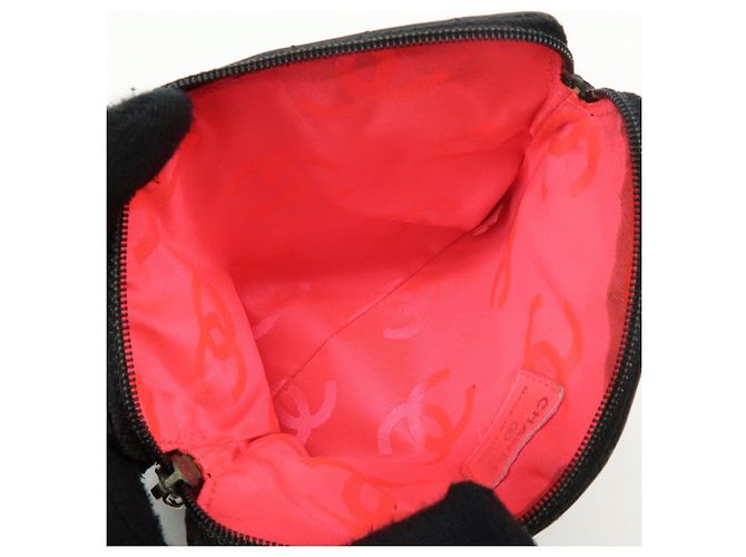 CHANEL Cambon Line COCO Mark Calf Skin Cosmetic Pouch Black White - vista 18