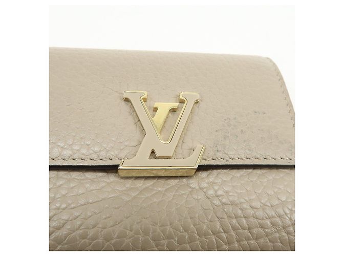 Louis Vuitton Portefeuille Capucines Galet Compact Wallet Galet M68747 - vista 14