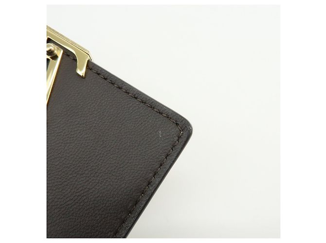 Louis Vuitton Portefeuille Capucines Galet Compact Wallet Galet M68747 - vista 17