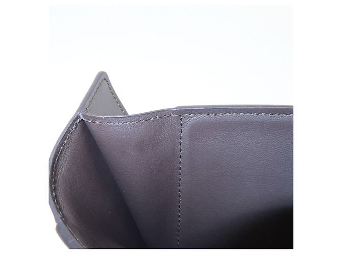 Louis Vuitton Portefeuille Capucines Galet Compact Wallet Galet M68747 - vista 21