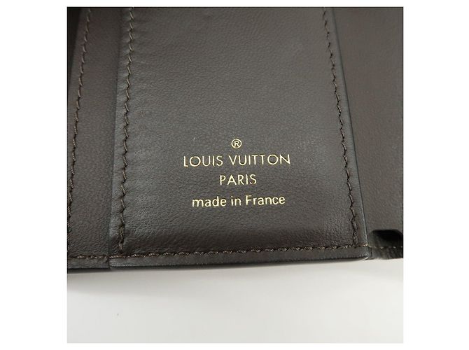 Louis Vuitton Portefeuille Capucines Galet Compact Wallet Galet M68747 - vista 24
