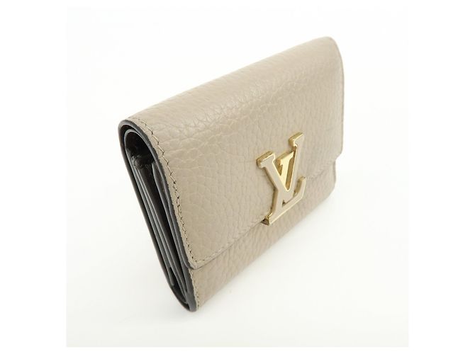 Louis Vuitton Portefeuille Capucines Galet Compact Wallet Galet M68747 - vista 4