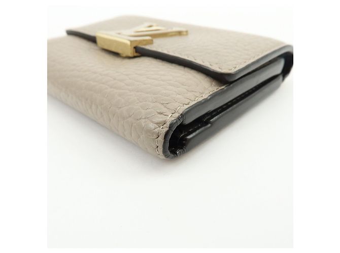 Louis Vuitton Portefeuille Capucines Galet Compact Wallet Galet M68747 - vista 7