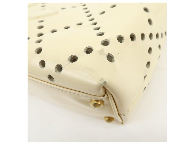 CHANEL COCO Mark Lackleder Schultertasche mit Perforation und Kette Ivory - Ansicht 11