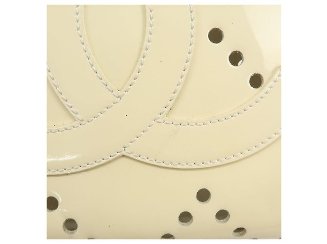 CHANEL COCO Mark Lackleder Schultertasche mit Perforation und Kette Ivory - Ansicht 15